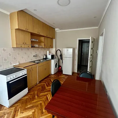 Modern Nostalgia * トゥルゴヴィシテ