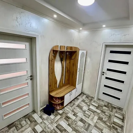 Modern Nostalgia Apartment Targowischte